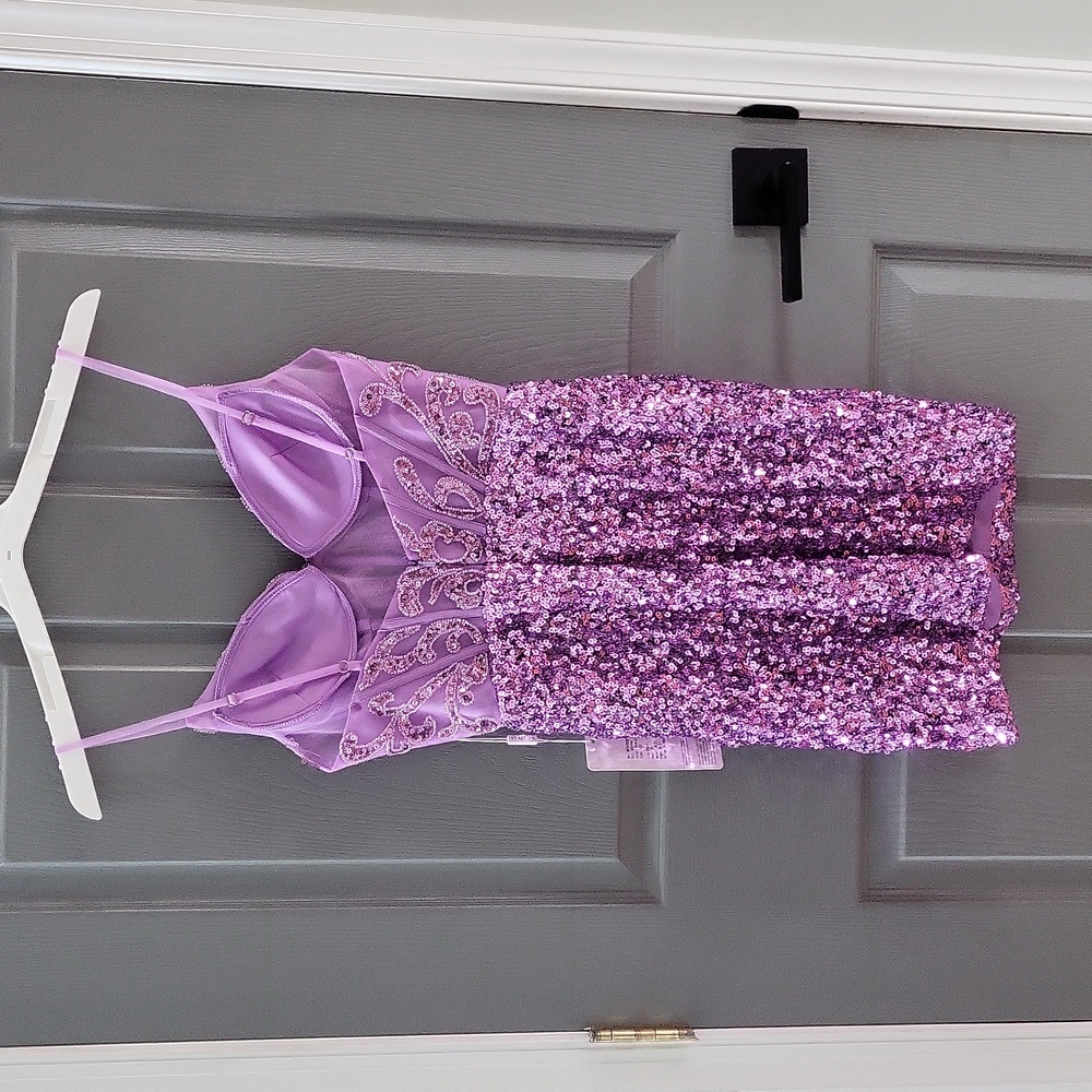 Homecoming/Prom dress - Picture 3 of 5
